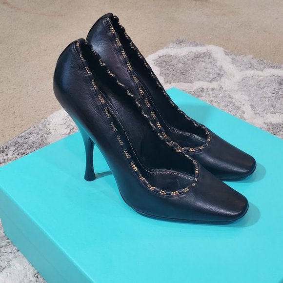 Louis Vuitton Black Leather Pumps 39